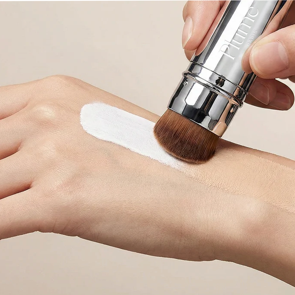 Adaptive Foundation with Built-In Brush